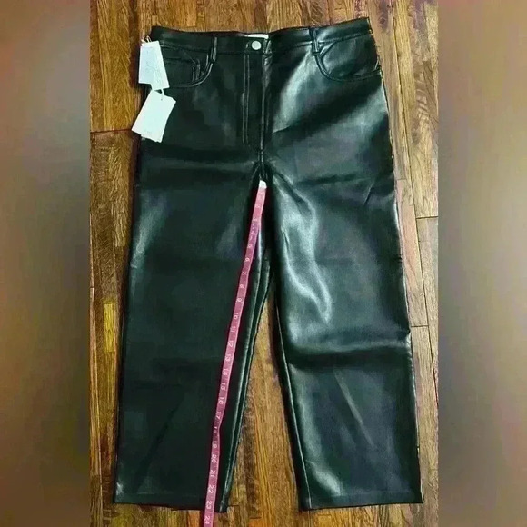 WILFRED The Melina Cropped Vegan Leather Pant in Black - Picture 6 of 15